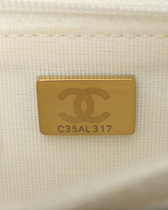 Chanel Wallet on Chain Bag in Patent leather from A Retro Tale, photo 9 of 11