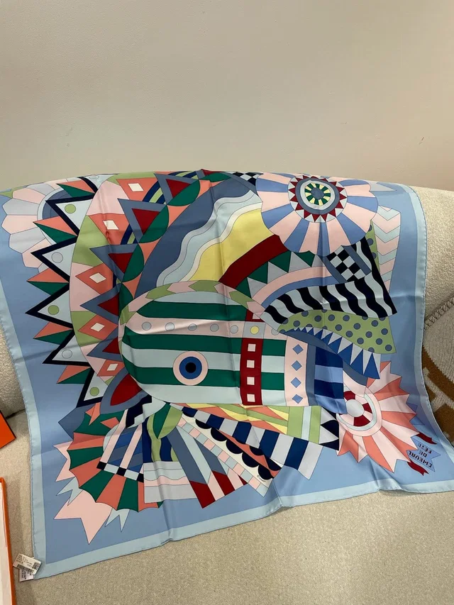 Hermès 90* Silk Scarf in Silk from Luxury Promise