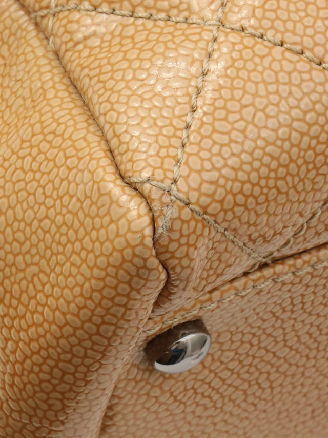Chanel Caviar Skin 2.55 Chain Tote Bag, Beige, circa 2005 in Beige Caviar leather from VINTAGE QOO TOKYO, photo 14 of 16
