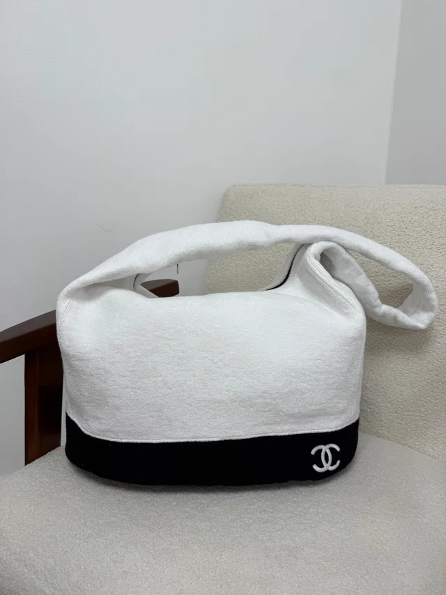 LONDON LOCATED* CHANEL 26 BEACHWEAR SET WHITE & BLACK Cotton in Black from Luxury Promise