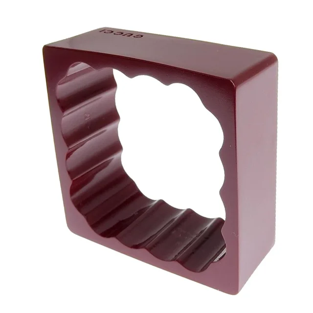 Gucci Wine Red Bangle M Size in Red Resin from LuxUness, photo 3 of 7