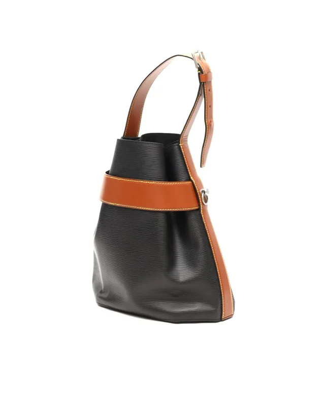 Louis Vuitton Epi Twist Bucket Bag in Leather from A Retro Tale, photo 3 of 12