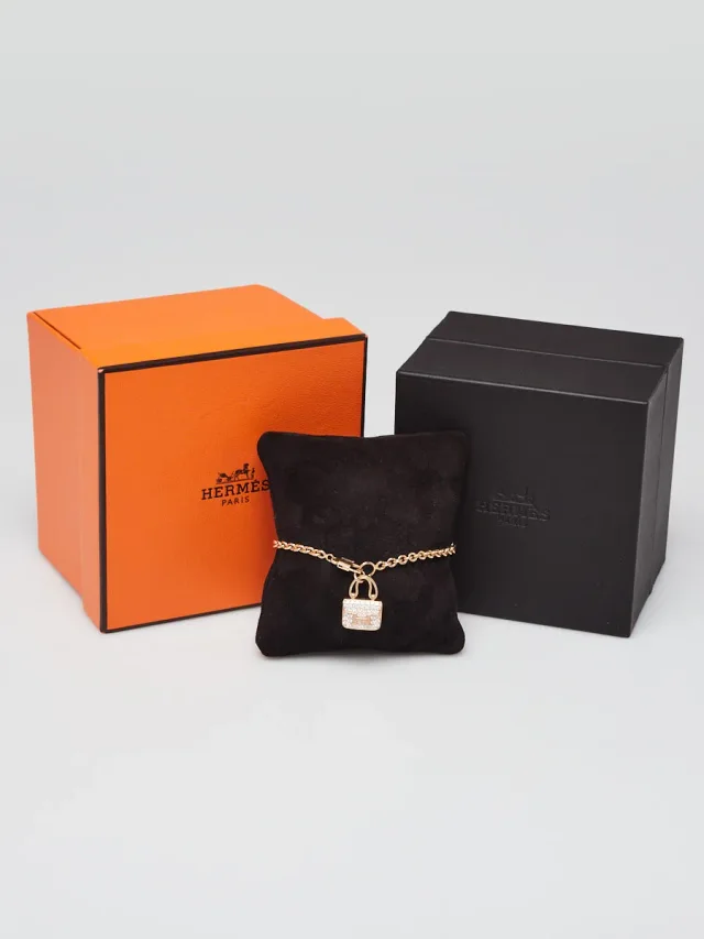 Hermès 18k Rose Gold and Diamond Constance Amulette Bracelet in Pink from Yoogis, photo 3 of 5