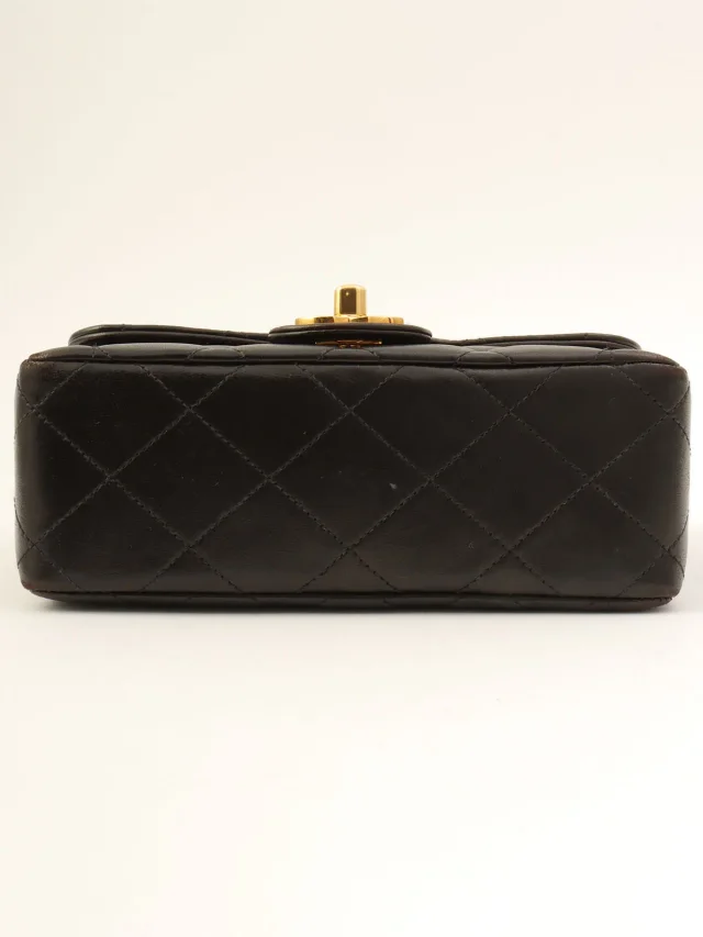 Chanel CC turn-lock chain bag, circa 1995, black in Black Lambskin from VINTAGE QOO TOKYO, photo 10 of 14