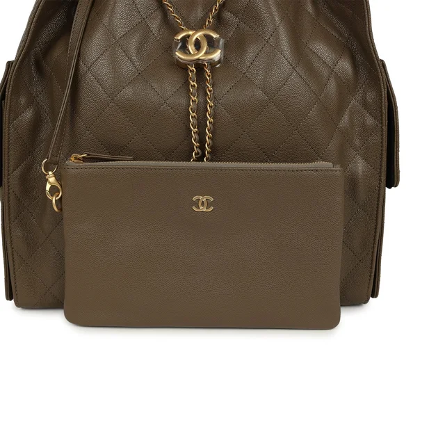 Chanel Medium 25 Hobo Bag Dark Khaki Caviar Antique Gold Hardware in Green Caviar from Madison Avenue Couture, photo 6 of 8