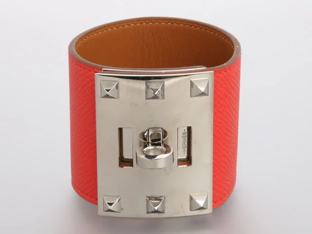 Hermès Rose Texas Epsom Kelly Dog Extreme Bracelet in Pink Epsom leather from Ann's Fabulous Finds, photo 2 of 6
