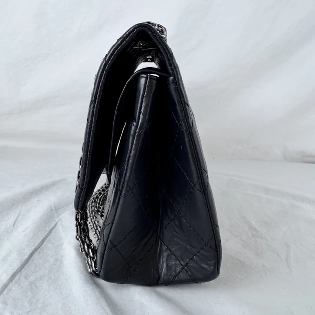 Chanel 2.55 Reissue Old Medium Bag in aged calfskin, Metal from Reowned, photo 4 of 12