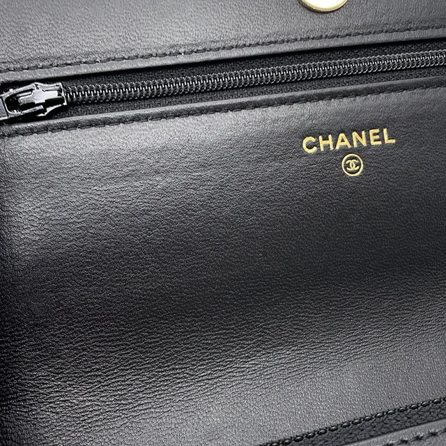 Chanel Matelasse Pearl Chain Wallet BlackAP1841 Lambskin Pearl in Lambskin from GALLERY RARE, photo 11 of 19