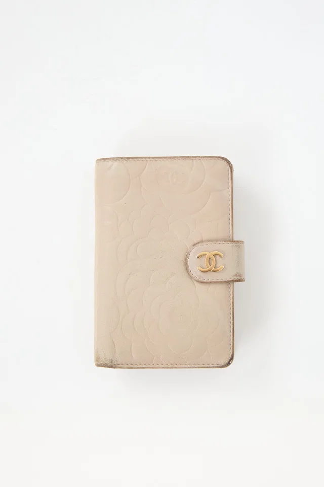 Chanel Camelia CC Embossed Leather Wallet in Leather from VSP Consignment