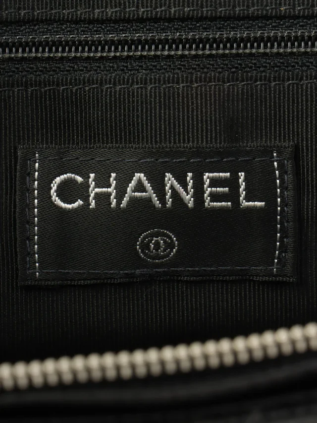 Chanel Caviar skin CC mark stitch tote bag, black, made around 2000 in Black Caviar leather from VINTAGE QOO TOKYO, photo 5 of 12