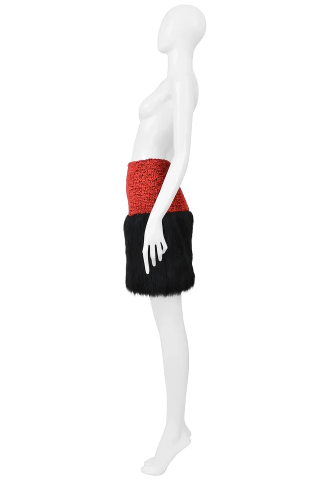 Chanel Red Velvet Tweed Skirt With Black Faux Fur 1994 in Black Tweed from Resurrection Vintage, photo 9 of 10