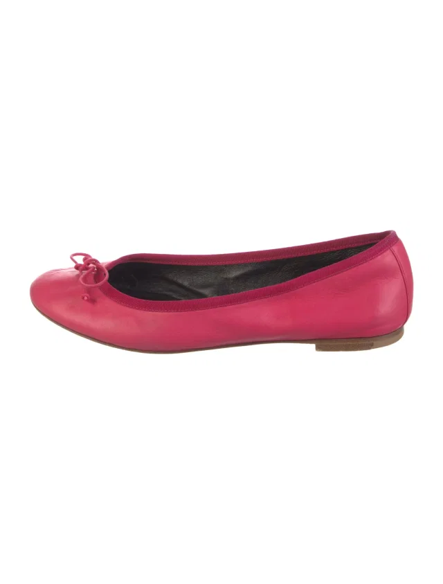Saint Laurent flats in pink Leather from The RealReal