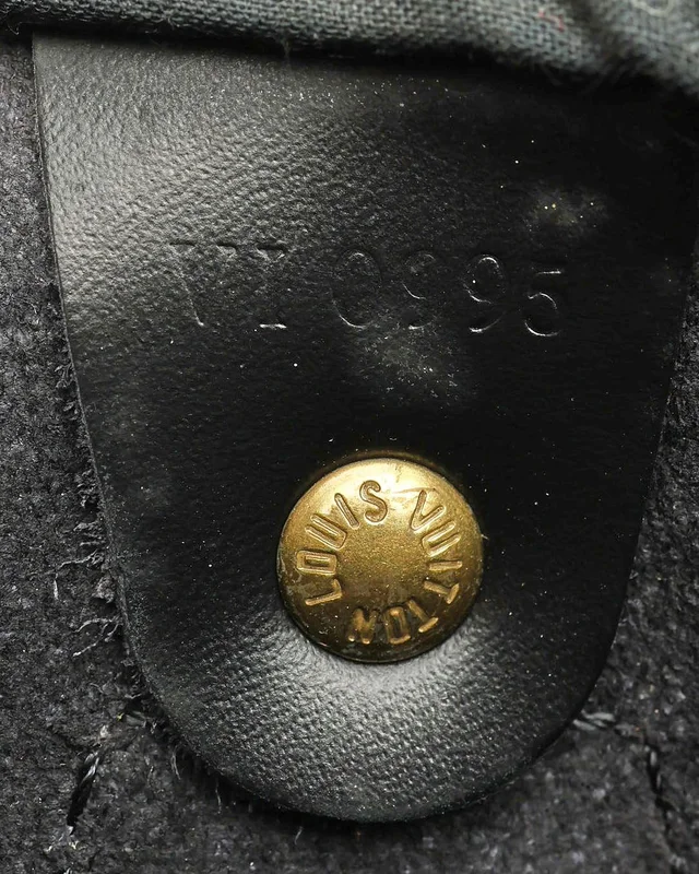 Louis Vuitton Epi Speedy 35 Bag in Leather from A Retro Tale, photo 9 of 9