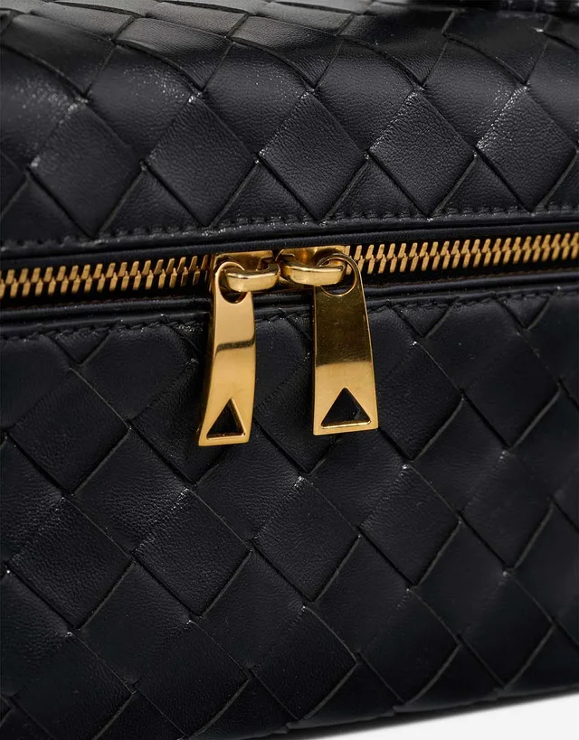 Bottega Veneta Bang Vanity Small Lamb Black in Black Lambskin from SACLÀB, photo 8 of 10
