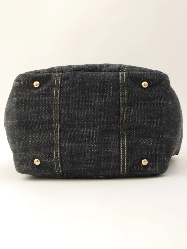 Chanel 2005-era Sparkling Denim CC Mark Stitch Handbag Indigo in Denim from VINTAGE QOO TOKYO, photo 11 of 13