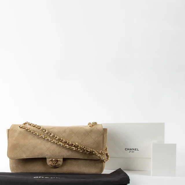 Chanel 26S Beige Suede Maxi Flap Bag in Beige Suede from Labellov, photo 2 of 3