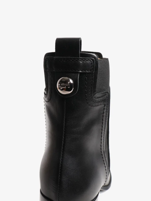 Tod's Black ankle boots - size EU 40 (UK 7) in Black Leather from Sign of the Times, photo 5 of 7