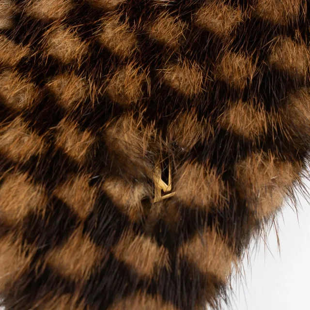 Louis Vuitton Damier Mink Fur Collar in Brown Leather from Labellov, photo 3 of 6