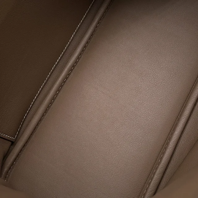 Hermès Bolide Etoupe Taurillon Clemence Size 31 in Taupe Clemence leather from GALLERY RARE, photo 4 of 4