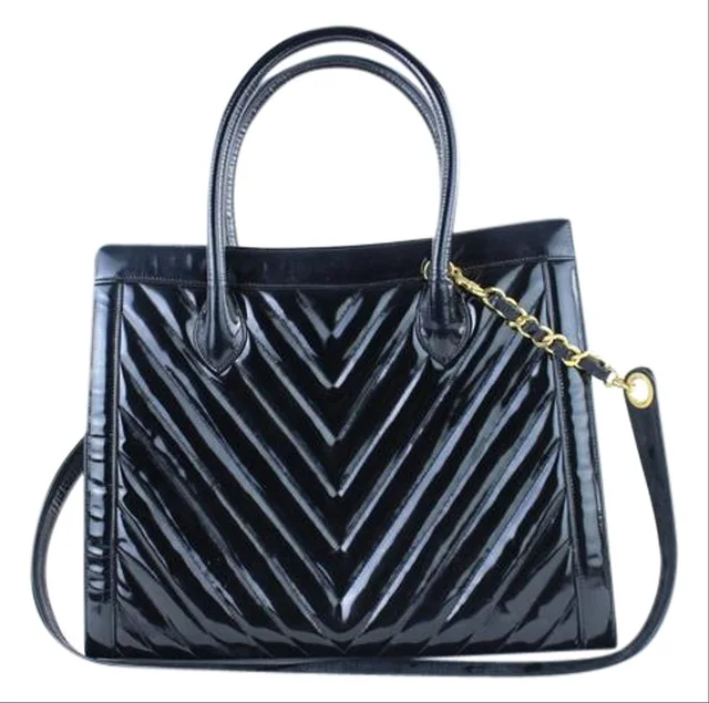 Chanel Quilted Chevron 2way Tote Patent in Patent leather from Bagriculture