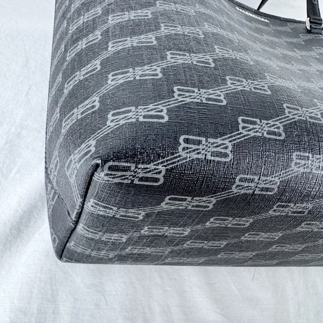 Balenciaga BB Logo Canvas Medium Tote Bag in Canvas, coated canvas, Metal from Reowned, photo 5 of 9
