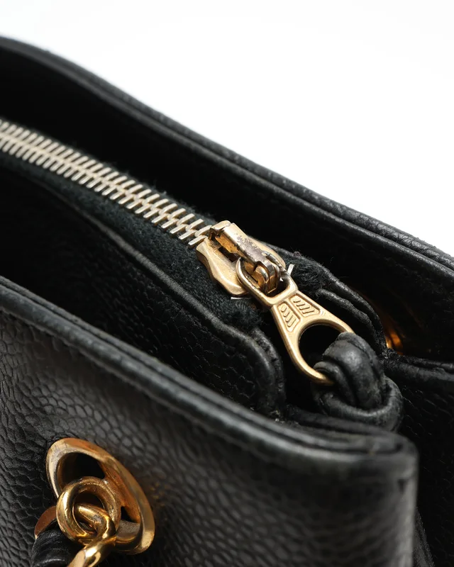 Chanel CC Caviar Chain Bag in Caviar leather from A Retro Tale, photo 13 of 14