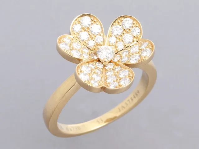 Van Cleef & Arpels Small 18K Yellow Gold Diamond Frivole Ring in Yellow from Ann's Fabulous Finds, photo 2 of 2