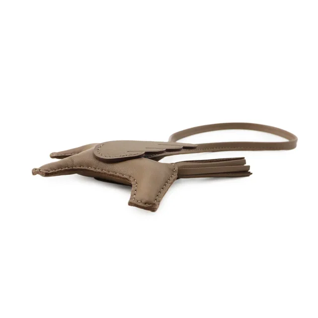 Hermès Rodeo Pegasus Etoupe Lambskin Swift Leather Size PM in Taupe Swift leather from GALLERY RARE, photo 3 of 6