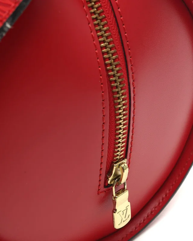 Louis Vuitton Epi Soufflot Bag in Leather from A Retro Tale, photo 8 of 10
