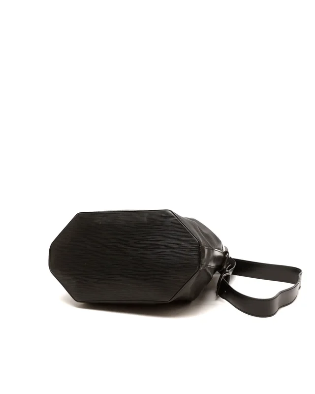 Louis Vuitton Epi Sac D'épaule PM Bag in Leather from A Retro Tale, photo 5 of 8