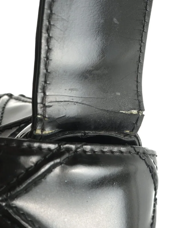 Chanel Patent CC Quilted Shoulder Bag in Patent leather from A Retro Tale, photo 7 of 10