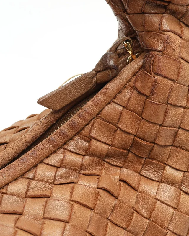 Bottega Veneta Medium Intrecciato Hobo Bag in Woven leather from A Retro Tale, photo 9 of 13