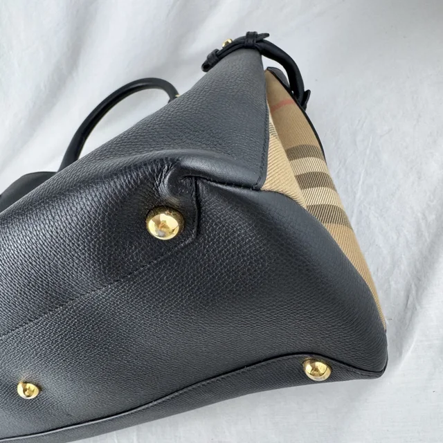 Burberry Large Banner Black Tote Bag in Black Metal, Pebbled leather from Reowned, photo 6 of 11