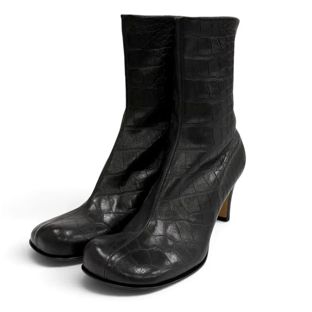 Bottega Veneta Leather Short Boots in Leather from LuxUness