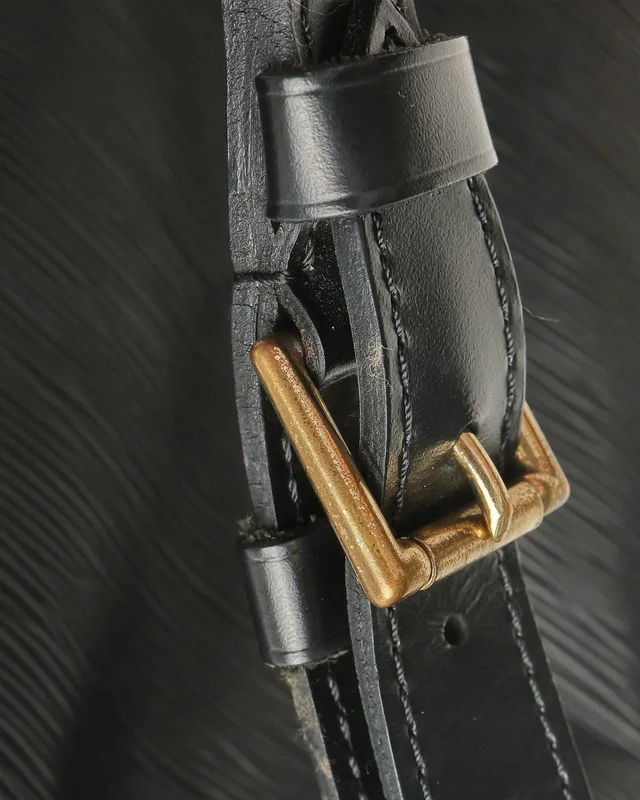 Louis Vuitton EPI Noé Petit Bag in Leather from A Retro Tale, photo 7 of 10