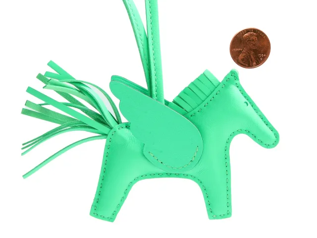 Hermès Vert Comics Lambskin Pégase Rodeo PM in Green Lambskin from Ann's Fabulous Finds, photo 4 of 4