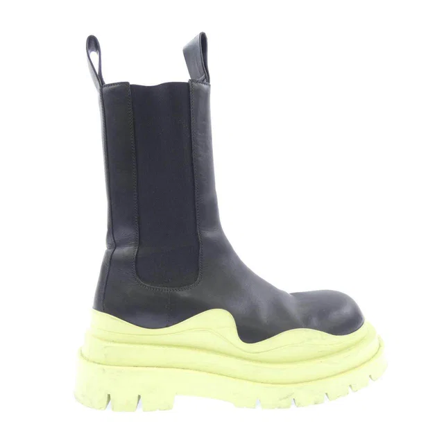 Bottega Veneta Leather Boots in Leather from LuxUness