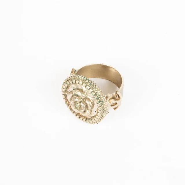 Chanel 14P Gold Camellia Ring in Gold from Labellov, photo 2 of 3