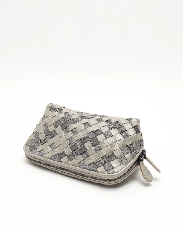 Bottega Veneta Intrecciato Leather Toiletry Pouch in Woven leather from A Retro Tale, photo 5 of 6