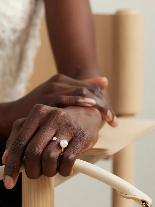 MIZUKI 14-karat gold pearl and diamond ring in Metallic, photo 2 of 2 from NET-A-PORTER (Canada)