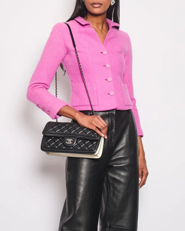 Chanel 96/P Vintage Lilac Wool Cropped Jacket with Silver CC Logo Buttons Size FR 34 (UK 6) in Purple Wool from Sellier