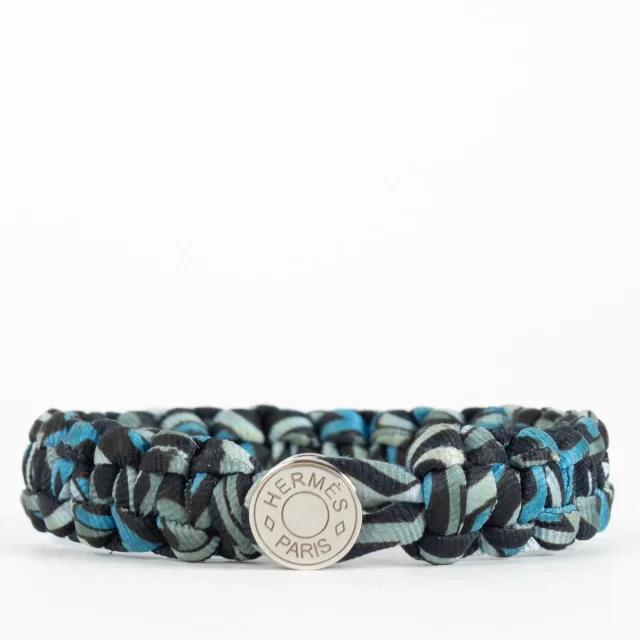 Hermès Kid Silk Braided Bracelet in Silk from Labellov, photo 2 of 3