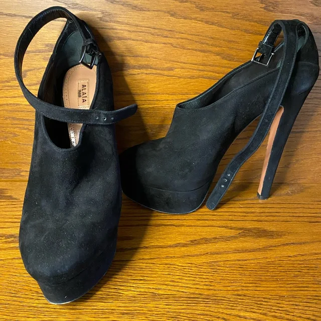 Alaïa Suede Pumps, Eu 40 in black Suede from Poshmark