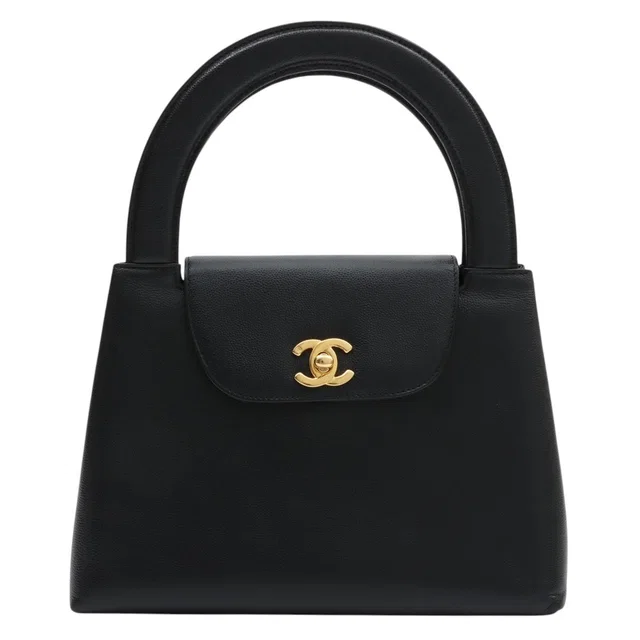 Chanel Circa 1998 Caviar Skin CC Turnlock Handbag Black in Black Caviar leather from VINTAGE QOO TOKYO