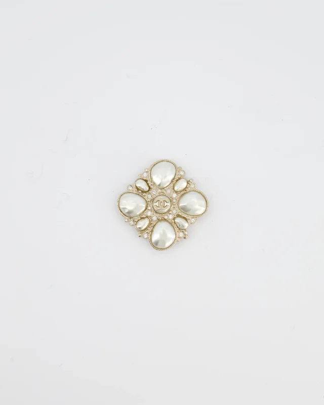 Chanel Champagne Gold Pearl and Crystal Brooch with CC Logo in Gold from Sellier, photo 9 of 9