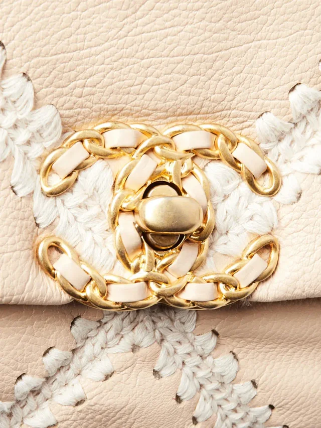 Beige Calfskin Leather Crochet Tweed Small Chanel 19 Bag in Beige Calfskin from Yoogis, photo 6 of 10