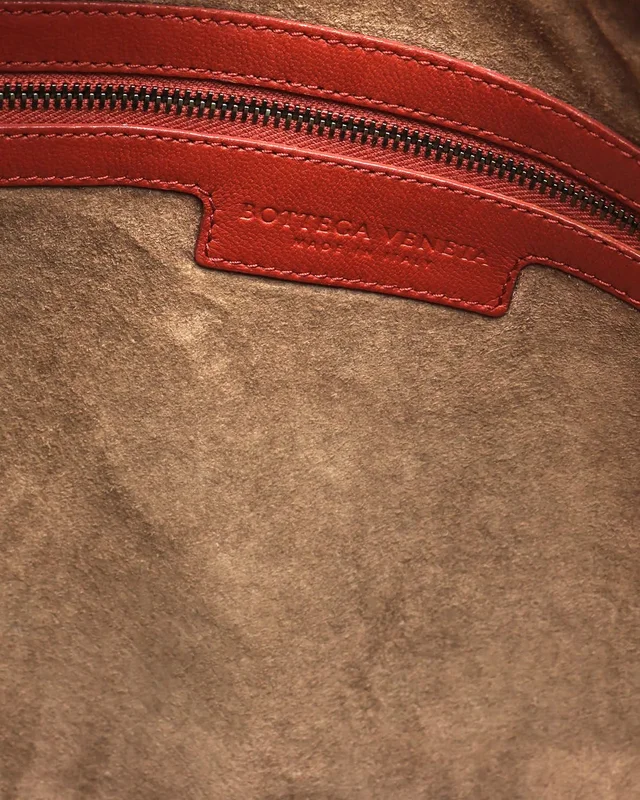 Bottega Veneta Large Intrecciato Hobo Bag in Woven leather from A Retro Tale, photo 10 of 13