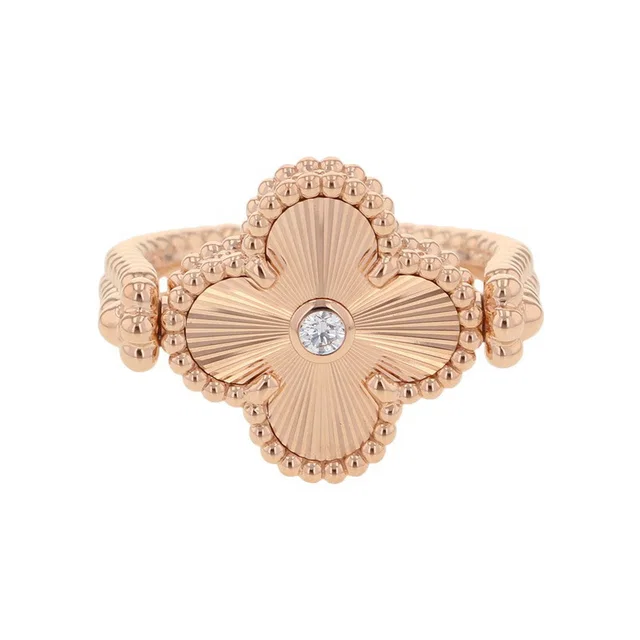 Van Cleef & Arpels Vintage Alhambra Reversible Ring Size 52/#12VCARPGV552/VCARPGV500 18K Pink Gold in Pink from GALLERY RARE