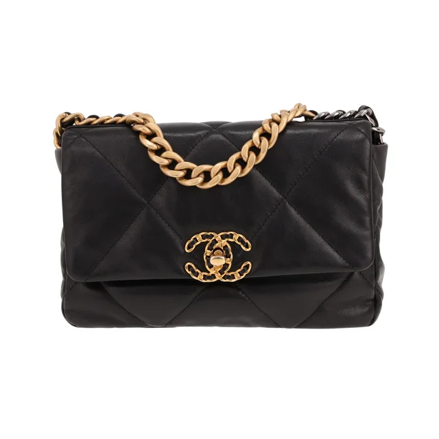 Chanel 19 shoulder bag in black quilted leather in Black Leather from Collector Square, photo 2 of 3
