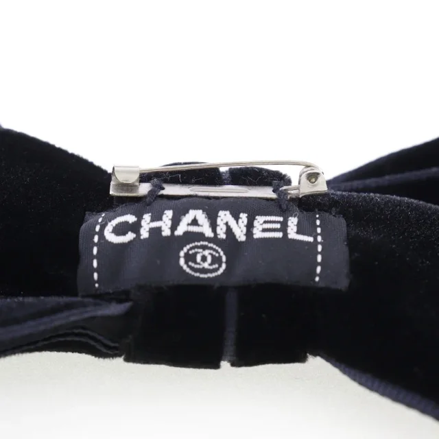 Chanel Velour Ribbon Brooch in Black Velvet from LuxUness, photo 3 of 5